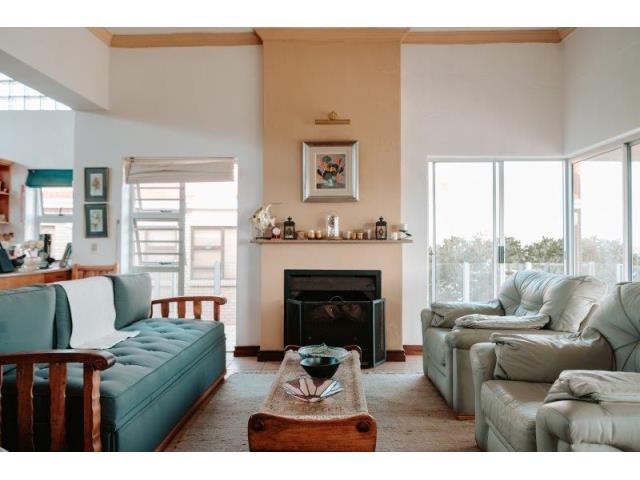 5 Bedroom Property for Sale in Stilbaai Wes Western Cape